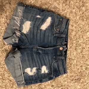 Hollister High-Rise Mom Short 3” size 00